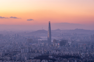 중국발 황사, 대기오염 경보 발령... 호흡기 건강에 각별한 주의 요망