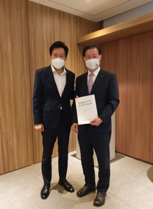 서울시의회 유 용 의원, 오세훈 시장 면담 사당역 8번 출입구 에스컬레이터 12월 발주 확정