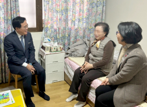 진교훈 강서구청장, 독거노인 찾아 한파·돌봄 대책 살펴