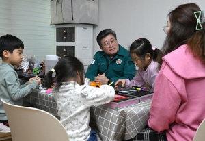 김길성 서울 중구청장, 다자녀 모범가정 격려...화제의 중구 7남매 가정, 새로운 보금자리 입주