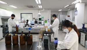 ˝아리수, 믿고 드세요˝…서울시, 원수부터 가정까지 수질검사 항목 확대로 엄격한 수질관리