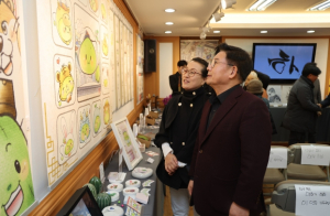 박강수 마포구청장 성림사 미담갤러리 첫 전시 `5두방전` 개회식 축사