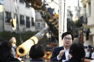 `내년까지 누적 50개 달성 목표` 동작구, 길 막아선 전봇대 계속 뽑는다