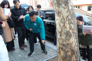 박강수 마포구청장, 봄맞이 도로 환경 점검 ‘안전한 보행환경 강조’