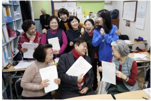 상록야학에서 피어나는 만학의 꿈…이필형 동대문구청장, 학생 및 교사 격려