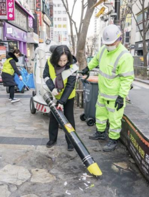 ˝겨우내 묵은 먼지 비우고 봄의 활기를 채우다˝ 강동구, 봄맞이 대청소 추진