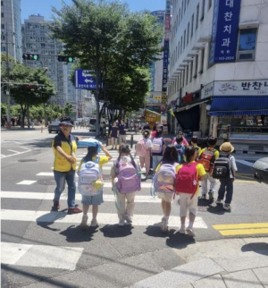 종로구, 등하굣길 어린이 안전 `교통안전지도사`가 책임집니다