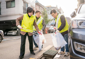 강동구, 주민들과 함께 `봄맞이 대청소`
