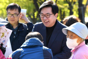 `꽃·나무 심고 오감 만족` 동작구, 보라매공원서 식목일 80주년 기념행사 개최