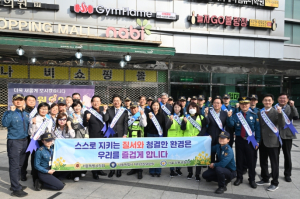 서울시의회 최호정 의장, 천호동 로데오거리 치안 현장 순찰…지구대 경찰 격려