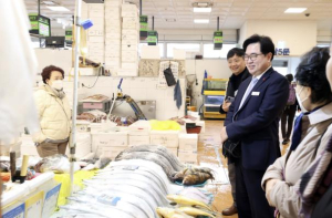 동작구, 노량진수산시장에서 국산 수산물 사고 최대 30% 돌려받으세요