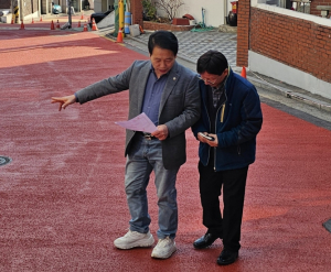 노윤상 강북구의원, 강북체육센터 주변 도로포장 환경개선 공사 현장 방문