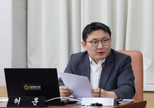 서울시의회 허훈 의원, ˝정책 바뀐지가 언젠데...‘원전 줄이기’스티커 부착 버스, 여전히 달리고 있어˝