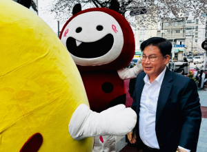 벗과 함께, 꽃길을 걷다... 마포 벚꽃 페스티벌 개막