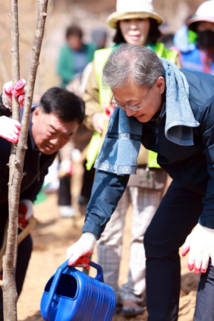 구로구, 주민과 함께하는 ‘제80회 식목일 기념 나무심기 행사’ 개최