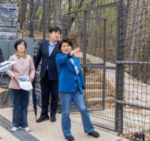 강북구의회 김명희의장, 오동근린공원 꿈의숲·삼각산 족구장 시설개선사업 현장 점검