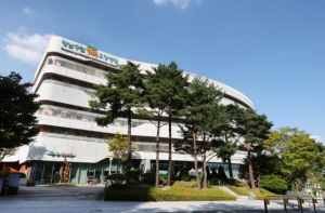 치매전문병동·재활로봇 도입… 강남구립 행복요양병원 새 단장