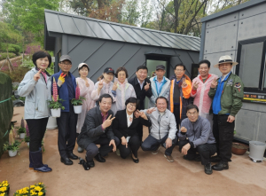 유인애 강북구의원, 오동근린공원 꽃샘길 꽃 식재 행사 참석