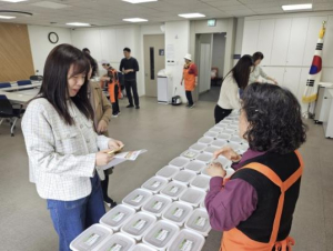 강동구, 건강 실천 스티커로 어르신 식습관 살핀다