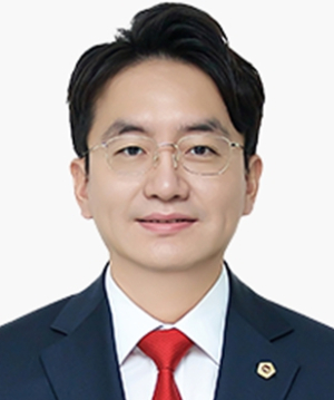 이상욱 서울시의원, 친환경 현수막 의무화 추진...폐기물 줄인다.