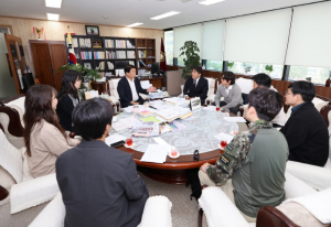 동작구의회 정재천 의장, 청년구청장과 간담회