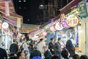 꽃 터널부터 노래자랑까지…강동구 전통시장에서 MZ세대 발길 잡는 야(夜)시장 열린다