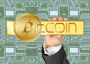 비트코인 비평가는 BTC 1만 달러에서 FOMO를 잡기 위해 암호화 황소 톰 리를 말한다