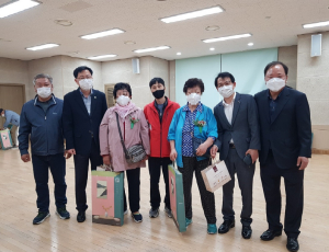 가정의 달 종로에 퍼지는 온정의 손길