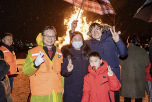안양천 7m 달집 활활…영등포구, 동 전체에서 정월대보름 행사 열려