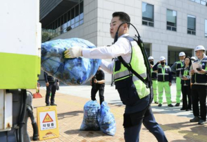 도봉구, 환경공무관 `입는 로봇` 도입 속도