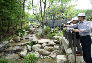 이승로 성북구청장, 오동공원 생태계류원 조성 현장 방문