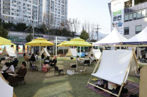 도봉구청 잔디광장에서 `책캉스` 어때요?