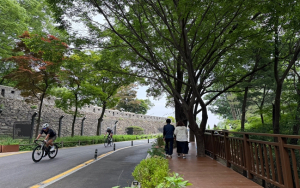 서울시, 차량·자전거 부딪힘 걱정없이 안전하게 남산 걸어요… 보행자 전용데크 설치
