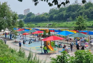 금천구, 18일 수변휴식 공간 `퐁당퐁당 어린이 물놀이장` 개장
