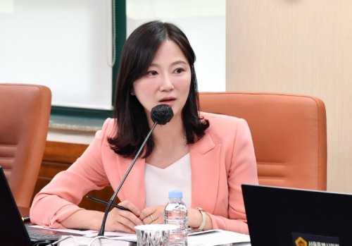 시민 59% “청계천 반려동물 출입 찬성”… 서울시의회 윤영희 의원, “청계천 댕댕이 출입조례 논의 필요해”
