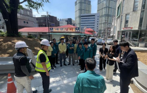 용산구의회, `용리단길 ․ 사회적경제지원센터` 현장 점검 나서