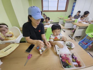 생화로 그린 엄마의 얼굴…성북구, 육아 부모 위한 감성 교육 운영