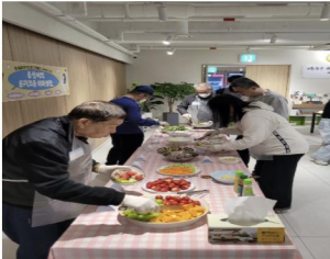 좁은 고시원을 두드린 따뜻한 손길... 성북구 찾아가는 복지 화제