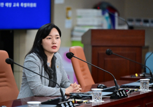 서울시의회, 어린이 놀이터에 전동킥보드 출입 막는다