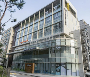 어르신 돌봄, 이제 한 곳에서!…영등포구, `어르신 행복센터` 문 열다