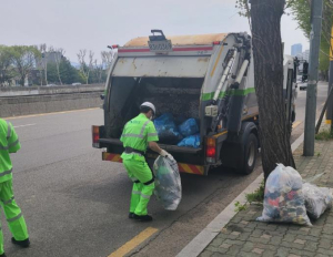 구로구, 생활폐기물 야간 아닌 주간에…`주간 수거` 시험 운영