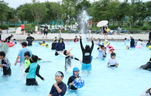 구로구, 여름 시작 알린 안양천 물놀이장 개장식 5일 개최