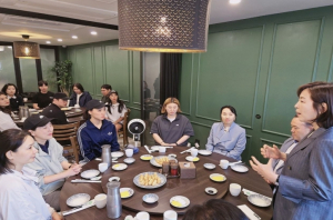서울시의회 김경 문화체육관광위원장, “20년 근속자와 신입 급여 동일선... 호봉제 도입 절실”