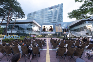 마포구민 광장에 깃든 한여름의 시네마,‘엄빠랑 영화 광장’으로 초대합니다.