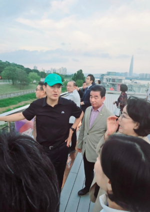 서울시 강북구의회 조윤섭 의원, 한강버스 시승식 참석 후 북한산르네상스 의지 밝혀