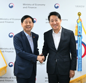 오세훈 서울시장, 경제부총리 만나 기반시설 확충 위한 국고보조 확대 요청