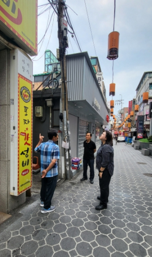 곽인혜 강북구의원, 미아사거리 도봉로10가길 도로 균열 민원현장 방문