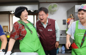 삼계탕 나눔과 작은 음악회로 큰 감동을 선물한 마포구 성산2동의 특별한 하루