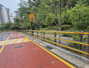 성동구, 어린이보호구역 보행안전시설 강화…방호울타리 정비
