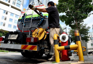 성동구, 강릉 가뭄 극복 도와…급수차로 180톤 물 보낸다